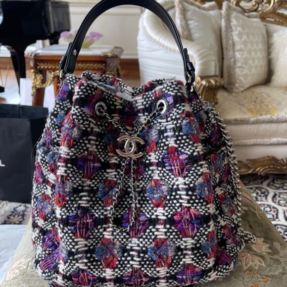 Chanel Drawstring Bucket Bag Tweed - Picture 2 of 8